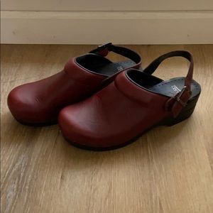 Dansko Burgundy Red clogs with straps
